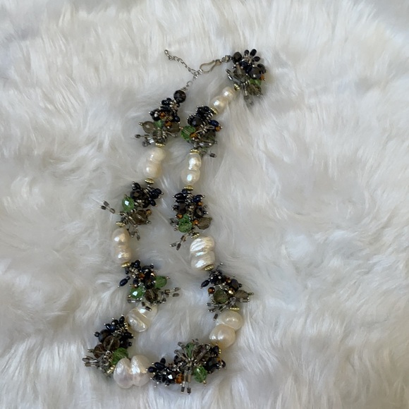 Beaded and Double Pearls Necklace, 18-19” adj. - Picture 10 of 10